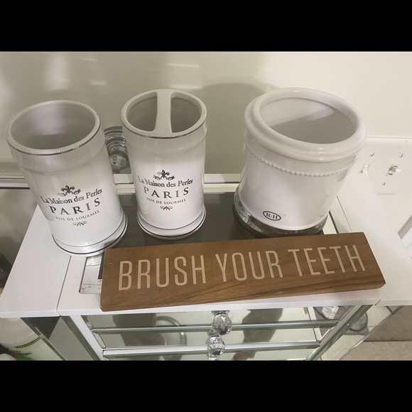 Other - 💗 3 PIECE BATHROOM ACCESSORIES SET